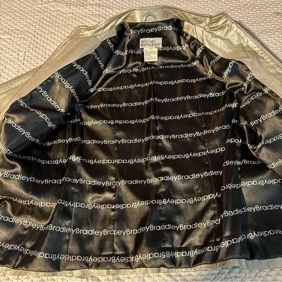 Vintage Women's Silver Leather Jacket | Good Vintage Condition - Picture 9 of 9